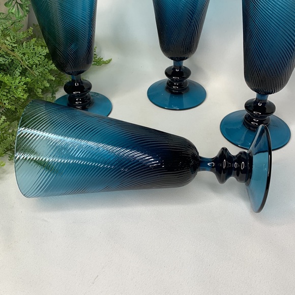 Set of 4 amazing deep blue swirl glass ice tea glasses / beer pilsners - Picture 7 of 10